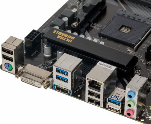 Материнская плата Gigabyte B550M DS3H Soc-AM4 AMD B550 4xDDR4 mATX AC`97 8ch(7.1) GbLAN RAID+DVI+HDMI фото 3