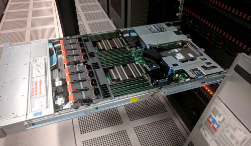 Сервер Dell PowerEdge R640 2x5220 2x32Gb 2RRD x10 1x300Gb 15K 2.5" SAS H730p mc iD9En 5720 4P 2x750W 40M PNBD Conf 2 Rails CMA (210-AKWU-312) фото 2