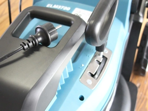 Газонокосилка роторная Makita ELM3720 1400Вт фото 6