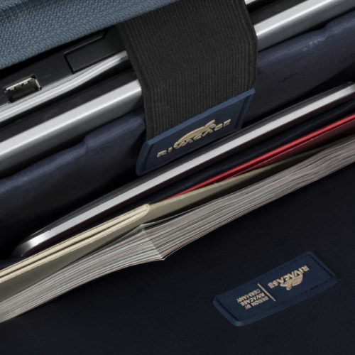Рюкзак для ноутбука 17.3" Riva 8460 темно-синий полиэстер женский дизайн фото 7