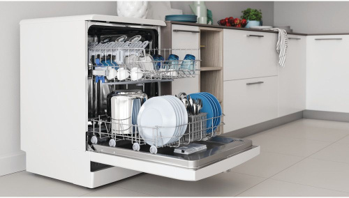 Посудомоечная машина Indesit DFE 1B10 белый (полноразмерная) фото 7
